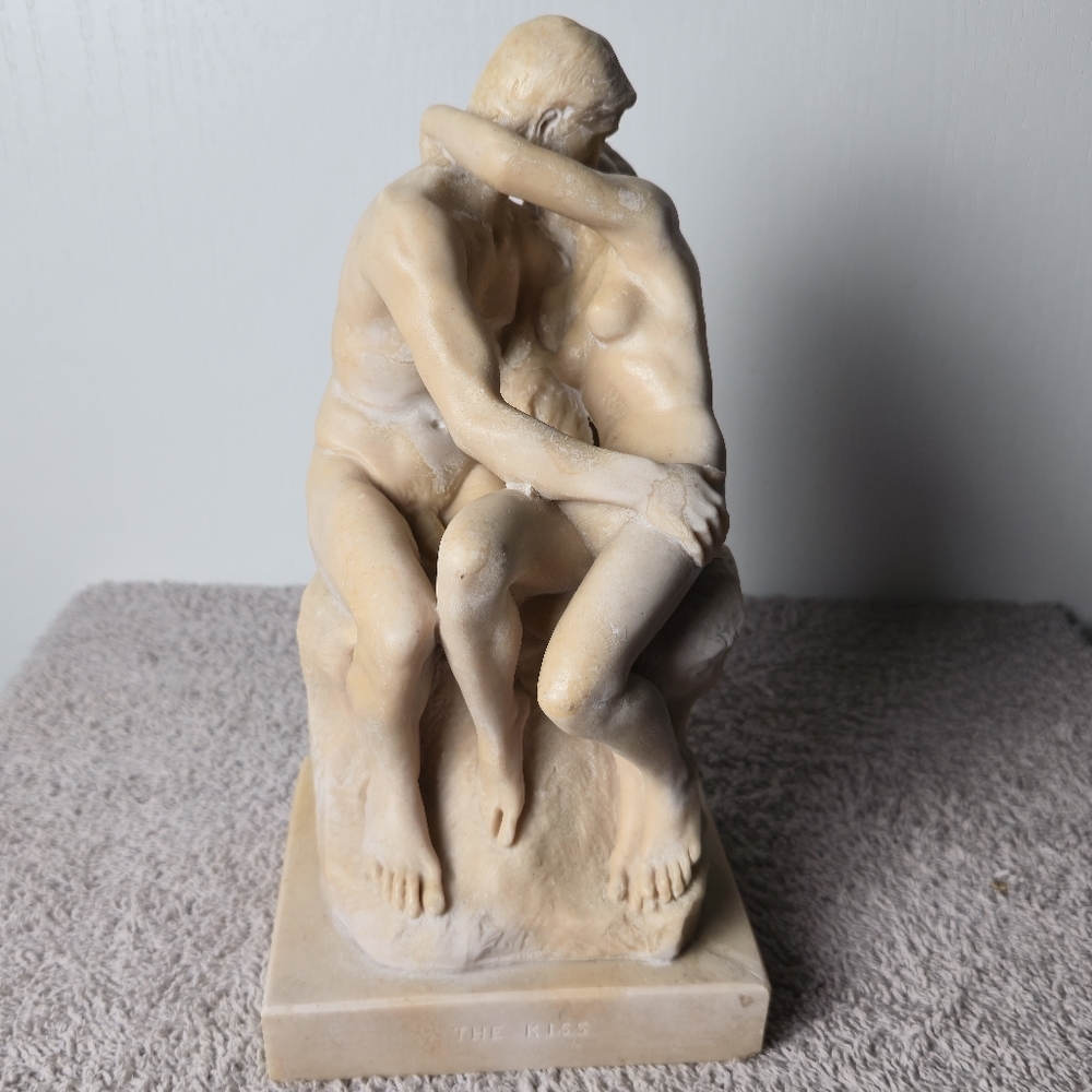 Auguste Rodin The Kiss Statue